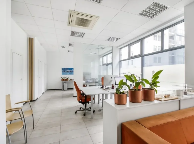 Gewerbefläche 3 zimmer 103 m² in Warschau, Polen