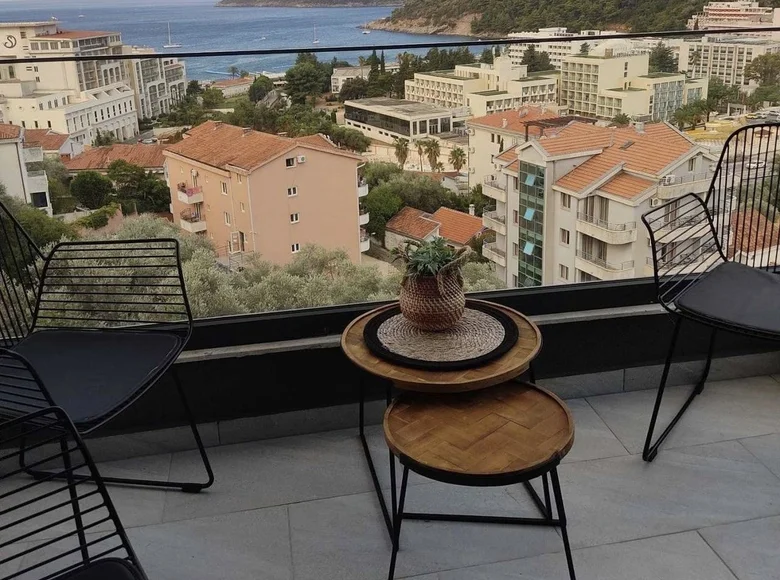 Mieszkanie 3 pokoi 84 m² Becici, Czarnogóra