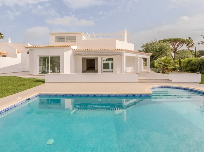 4 bedroom house 334 m² Loule, Portugal