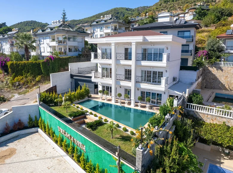 6 bedroom villa 300 m² Alanya, Turkey