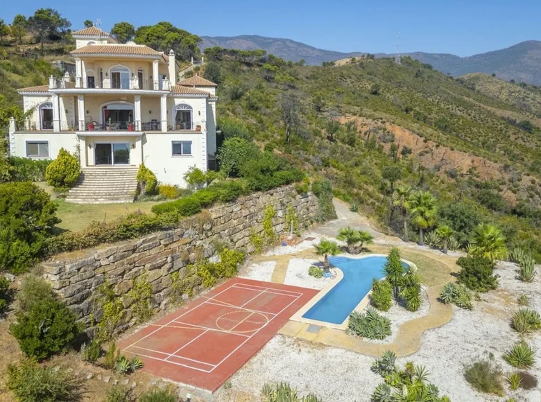 7 bedroom villa 714 m² Estepona, Spain