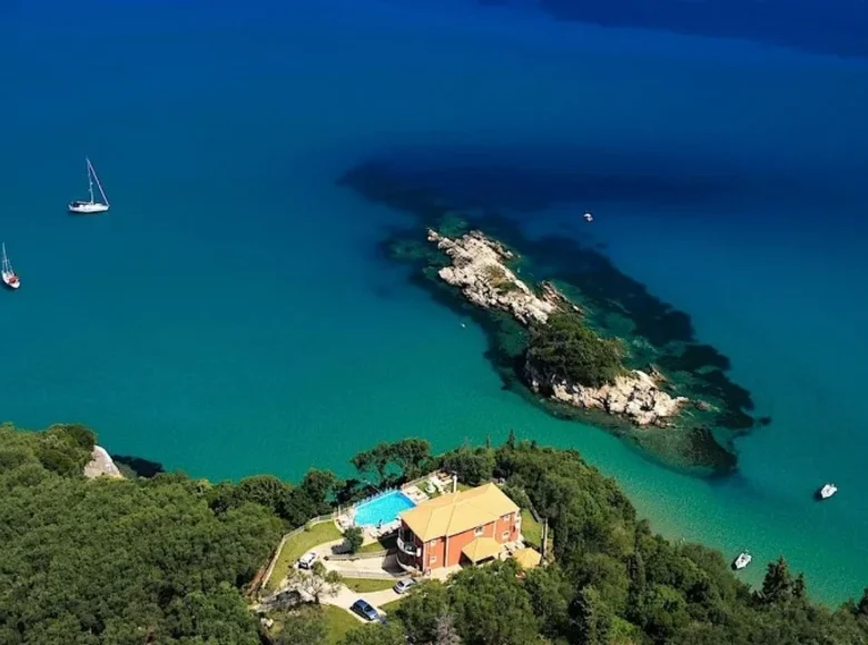 villa de 5 dormitorios 390 m² Perithia, Grecia