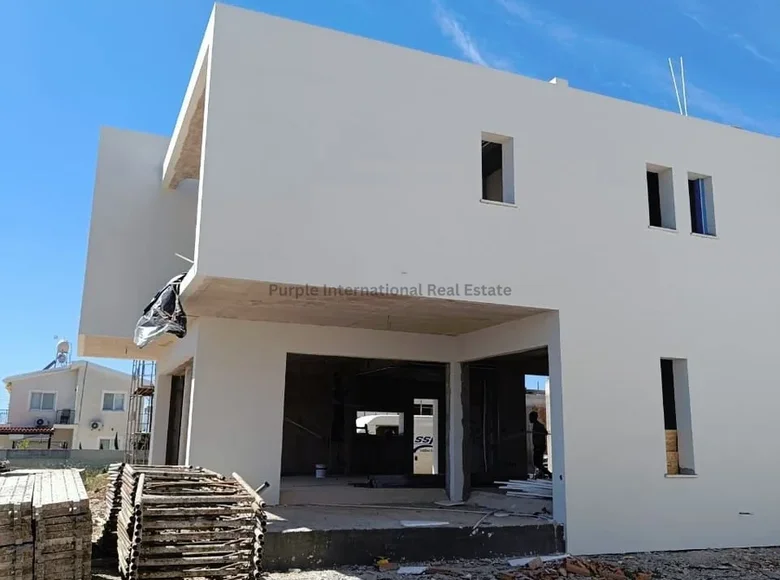 4-Schlafzimmer-Villa 230 m² Peyia, Zypern