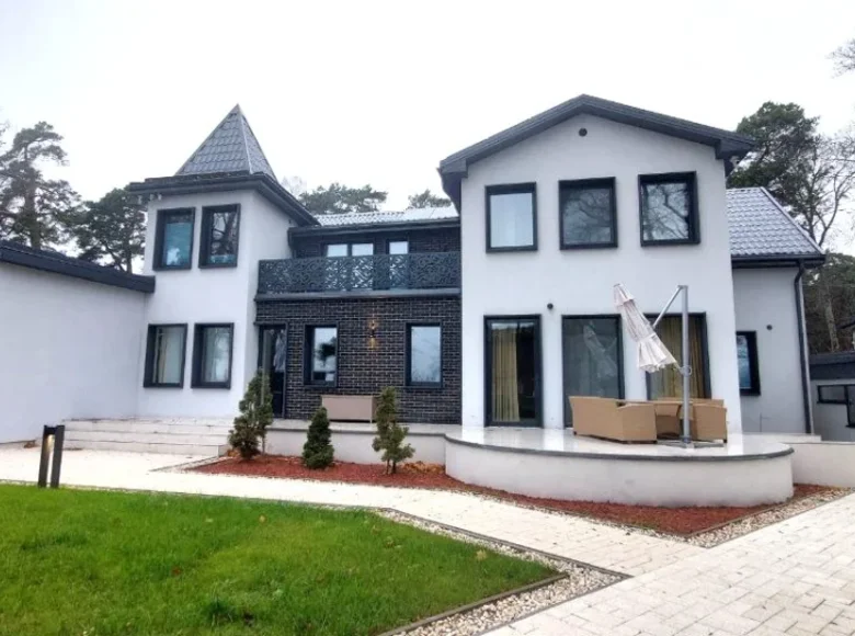 House 621 m² in Jurmala, Latvia