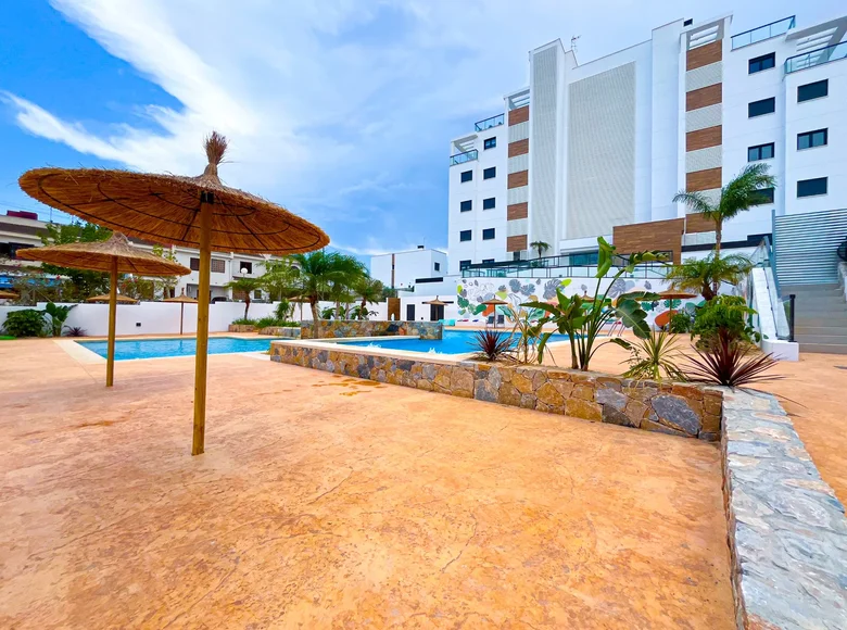 2 bedroom apartment 95 m² Urbanizacion Mil Palmeras, Spain