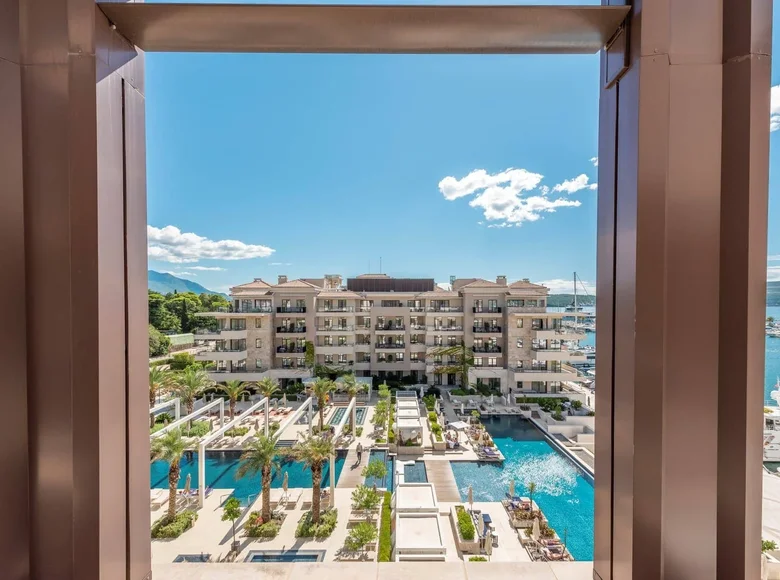 Mieszkanie 6 pokojów 334 m² Czarnogóra, Czarnogóra