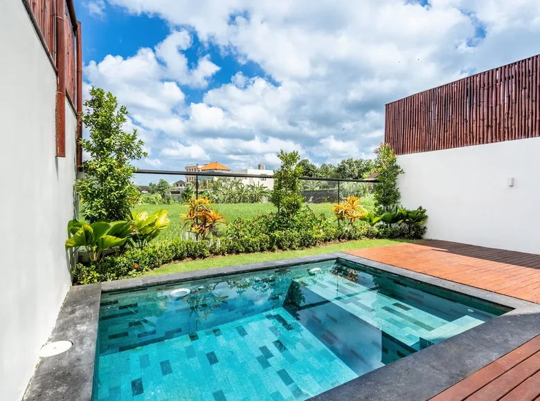 Six Stars Townhouses with Private Pools in Canggu