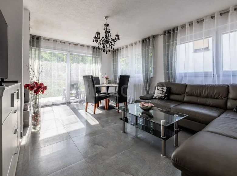 Dom 7 pokojów 310 m² Ivanec Bistranski, Chorwacja