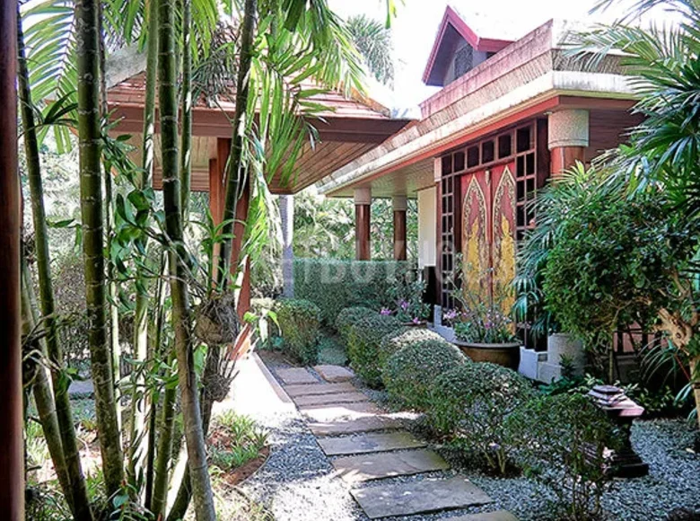 villa de 3 chambres 550 m² Rawai, Thaïlande