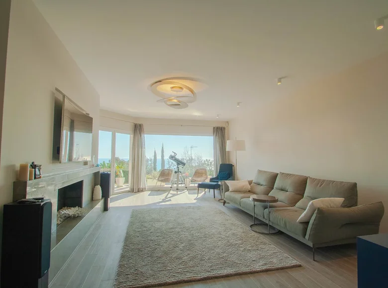 4 bedroom Villa 312 m² Castelldefels, Spain