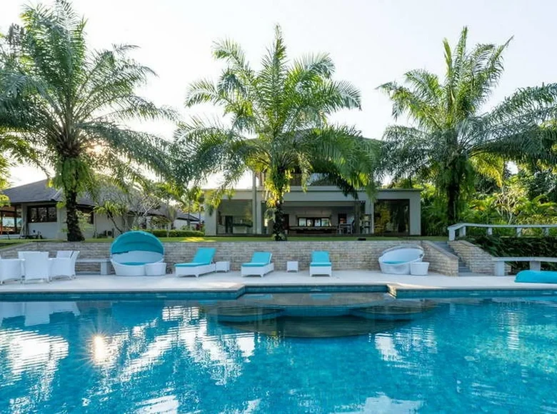 Villa 10 Schlafzimmer 1 637 m² Nyambu, Indonesien