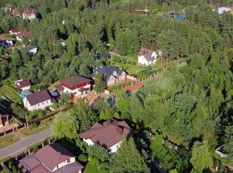 Cottage 307 m² Kalodziscanski sielski Saviet, Belarus