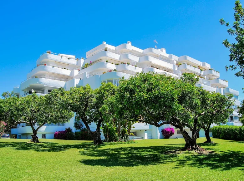 Wohnung 2 Schlafzimmer  San Pedro Alcantara, Spanien