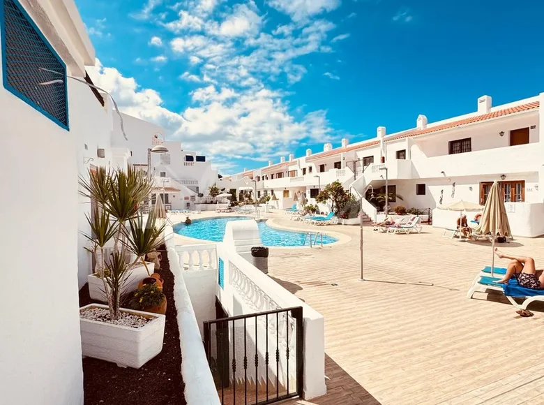 2 bedroom apartment 70 m² Arona, Spain