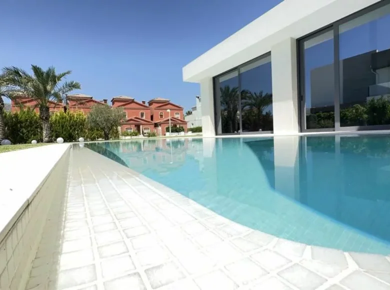 Dom drewniany w stylu górskim 2 pokoi 141 m² Calp, Hiszpania