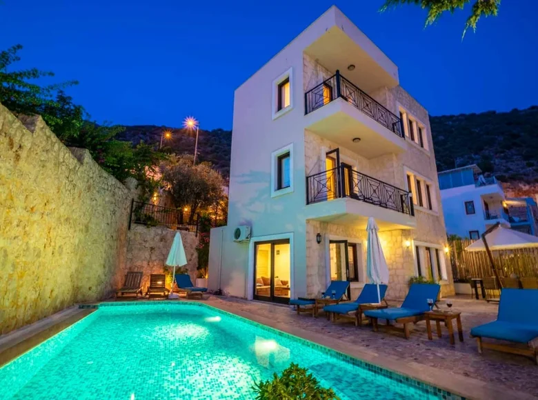 Wohnung 5 Schlafzimmer 350 m² Kalkan, Türkei