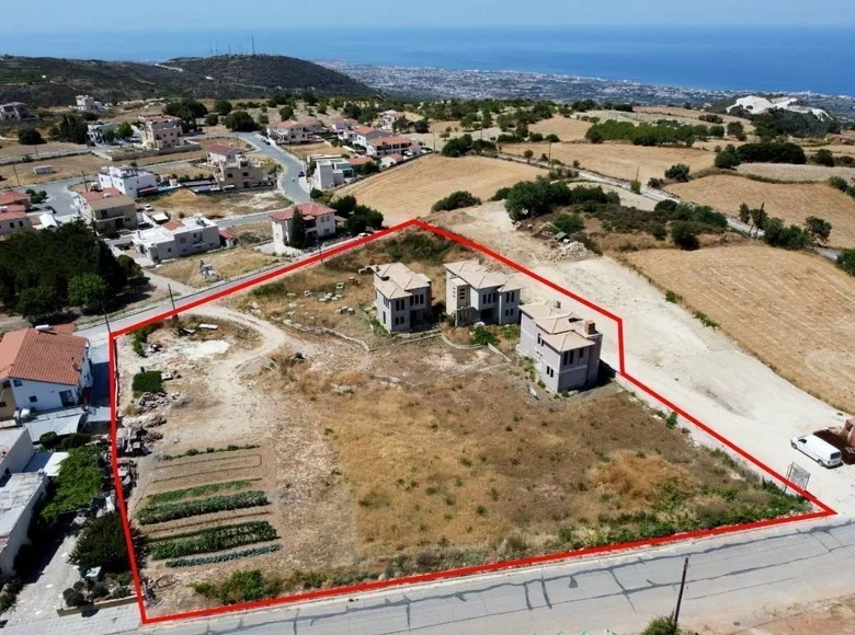Investment 284 m² in Koili, Cyprus