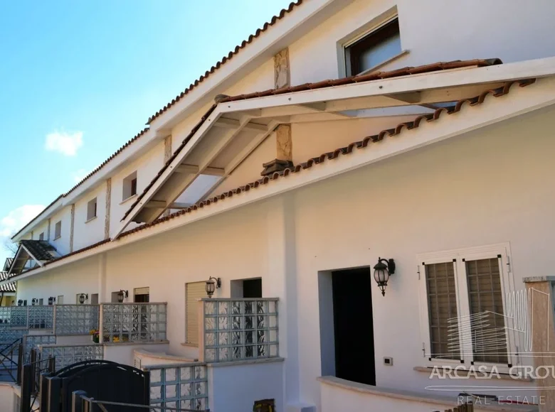 Таунхаус 3 спальни 120 м² Фьюмичино, Италия