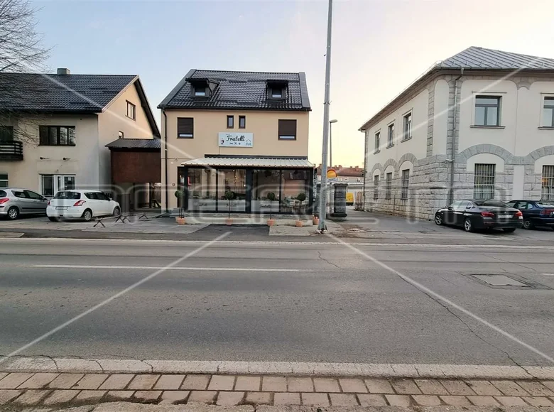 Maison 6 chambres 308 m² Grad Gospic, Croatie