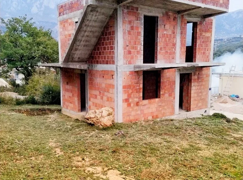 House 100 m² Bar, Montenegro