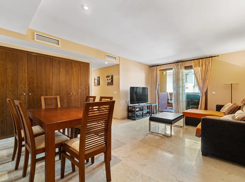 Mieszkanie 2 pokoi 91 m² Torrevieja, Hiszpania