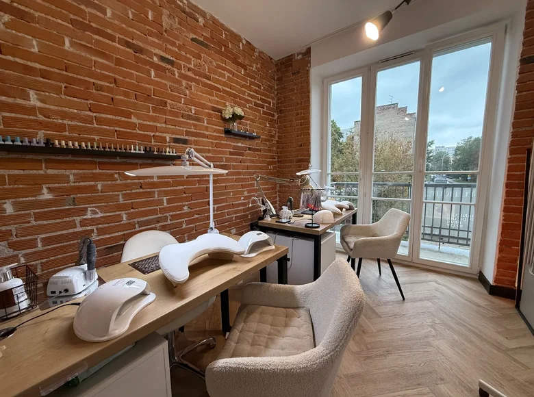 Коммерческое помещение 40 м² Варшава, Польша