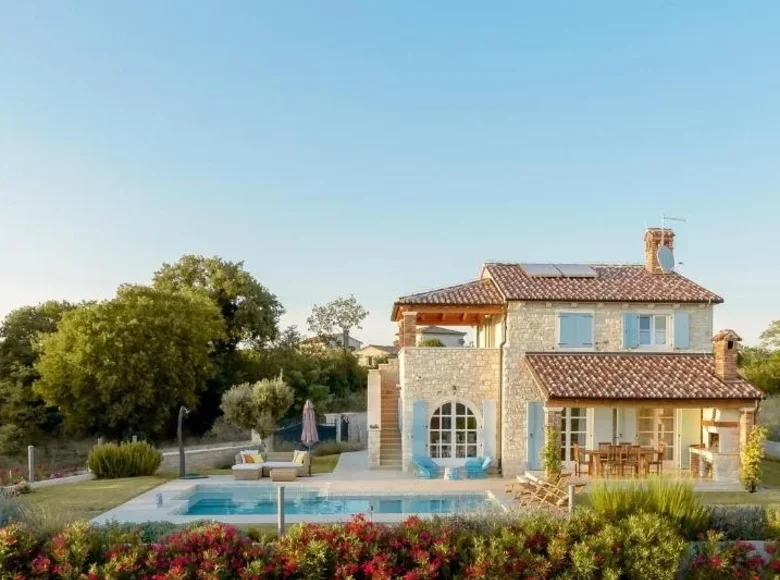 3 bedroom villa 210 m² Grad Porec, Croatia