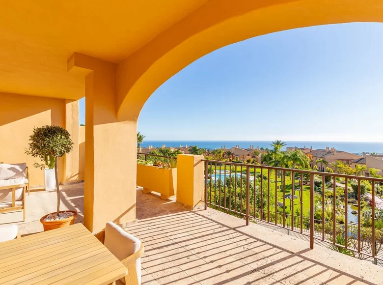 Mieszkanie 2 pokoi 103 m² Benahavis, Hiszpania