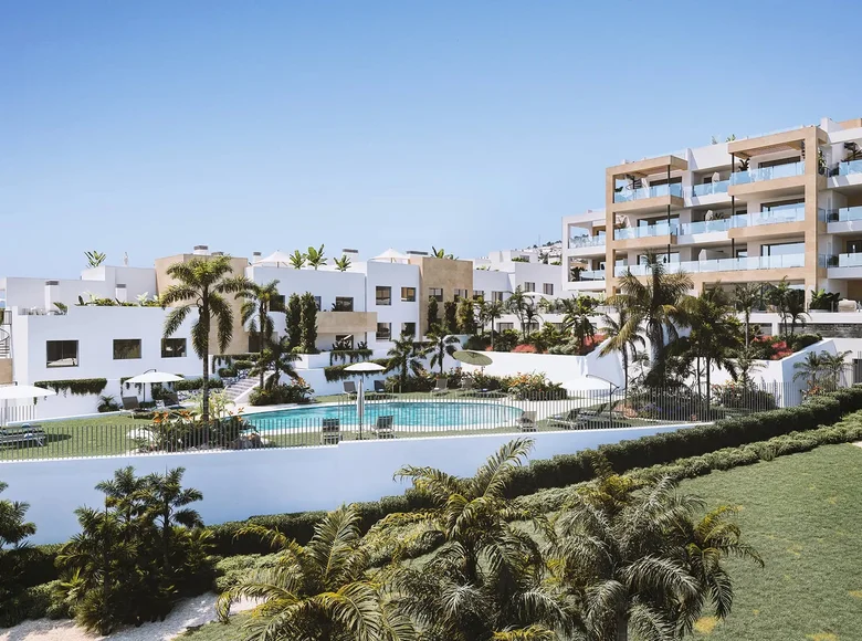 Mieszkanie 2 pokoi 102 m² Benalmadena, Hiszpania
