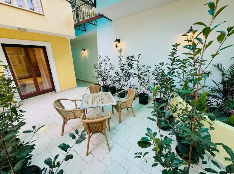 3 bedroom apartment 167 m² Petrovac, Montenegro