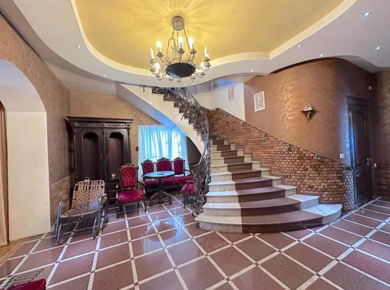 Многоуровневые квартиры 9 комнат 320 м² Батуми, Грузия