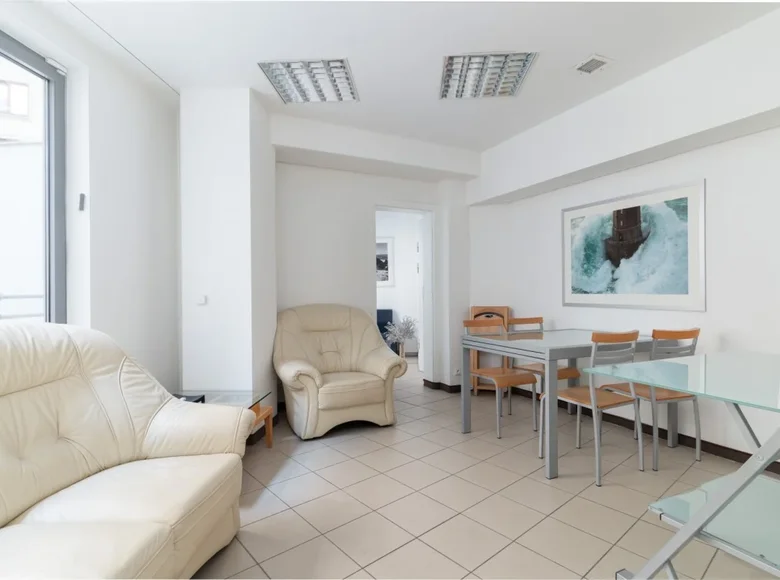 Commercial property 10 rooms 166 m² in Warsaw, Poland