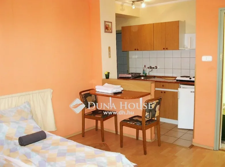 House 250 m² Gardony, Hungary