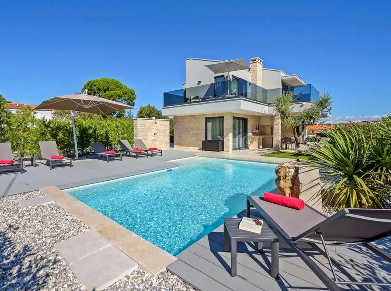 Вилла 3 спальни 235 м² Пореч, Хорватия