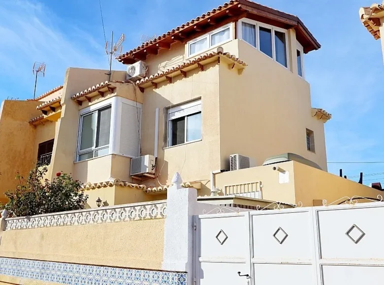 Willa 3 pokoi 80 m² Torrevieja, Hiszpania