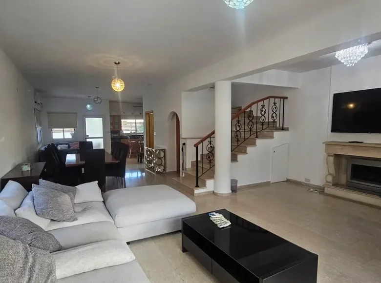 Дом 4 спальни  в Demos Agiou Athanasiou, Кипр