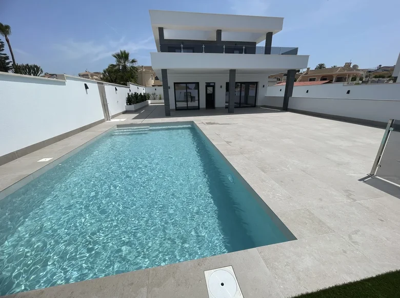 3-Schlafzimmer-Villa 280 m² Urbanizacion Dona Pepa, Spanien