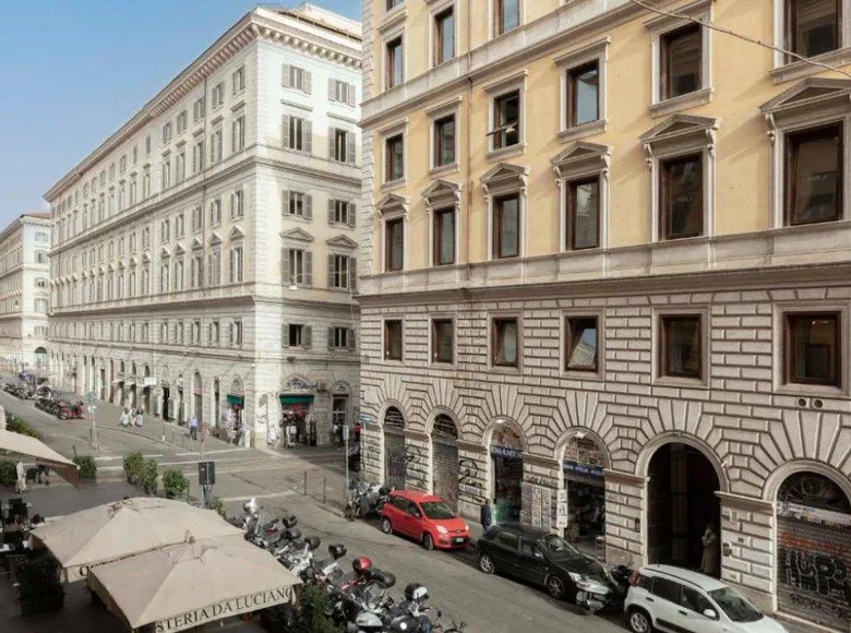 Hôtel 2 000 m² à Rome, Italie