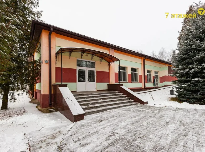 Restaurante, cafetería 20 habitaciones 654 m² en Siomkava, Belarús