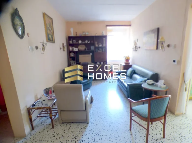 Квартира 3 спальни  Флориана, Мальта