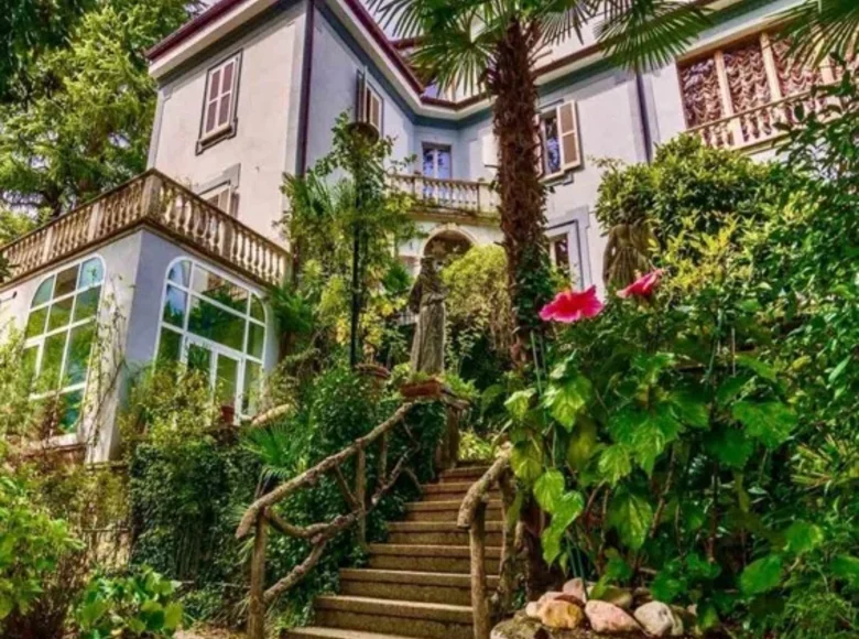 Вилла 3 спальни 800 м² Италия, Италия