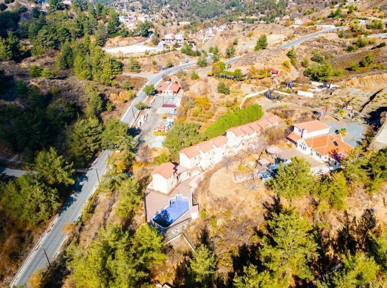 Investissement 403 m² à Kato Platres, Chypre