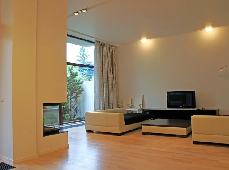 Szeregowiec 6 pokojów 263 m² Jurmała, Łotwa