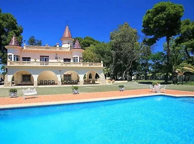 Willa 10 pokojów 2 200 m² Denia, Hiszpania
