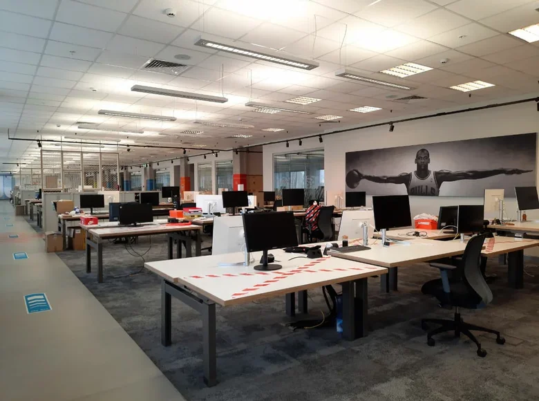 Office 1 690 m² in Moscow, Russia