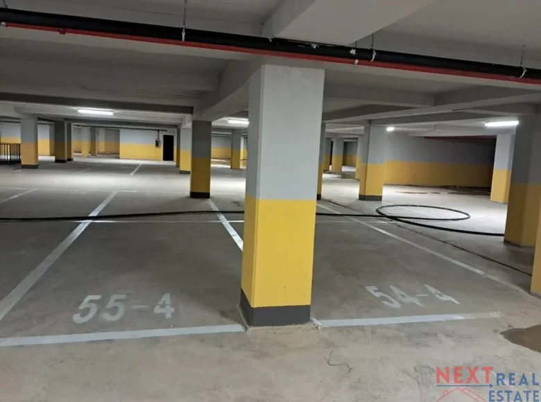 Lager 33 m² in Tirana, Albanien