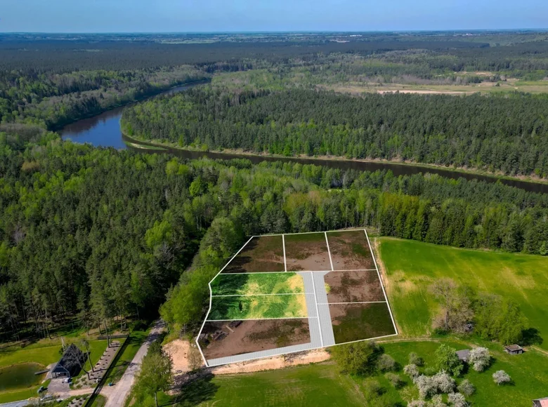 Atterrir  Kaniukai, Lituanie