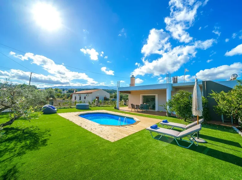 Villa de tres dormitorios 100 m² Tsikoliana, Grecia