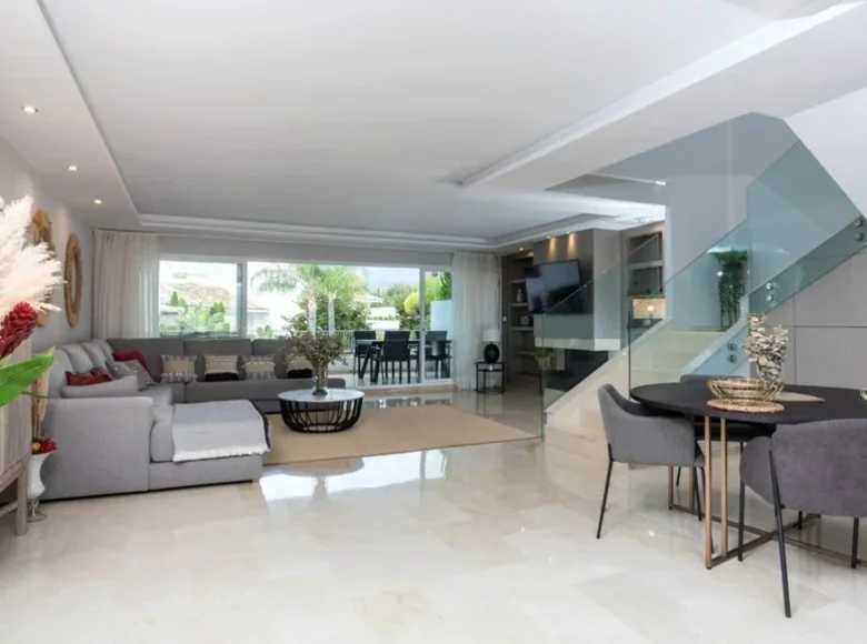 Mieszkanie 3 pokoi  Rio Real, Hiszpania