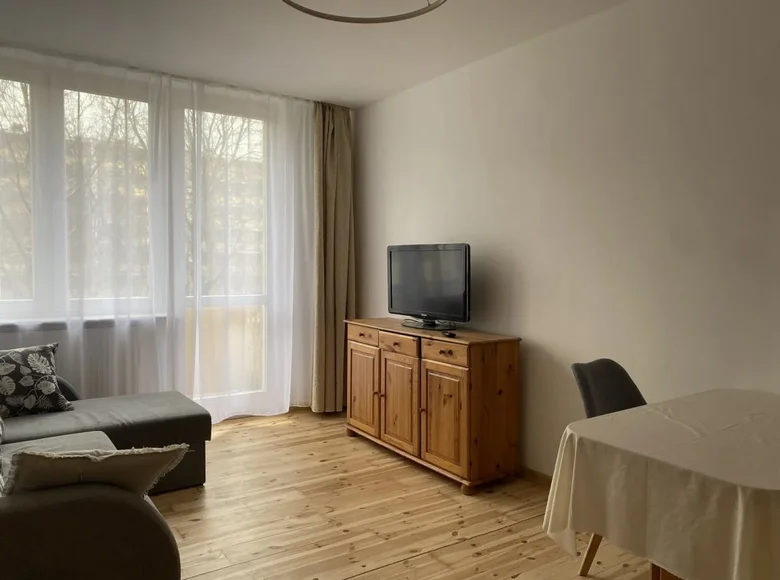 2 room apartment 39 m² in Warsaw, Poland